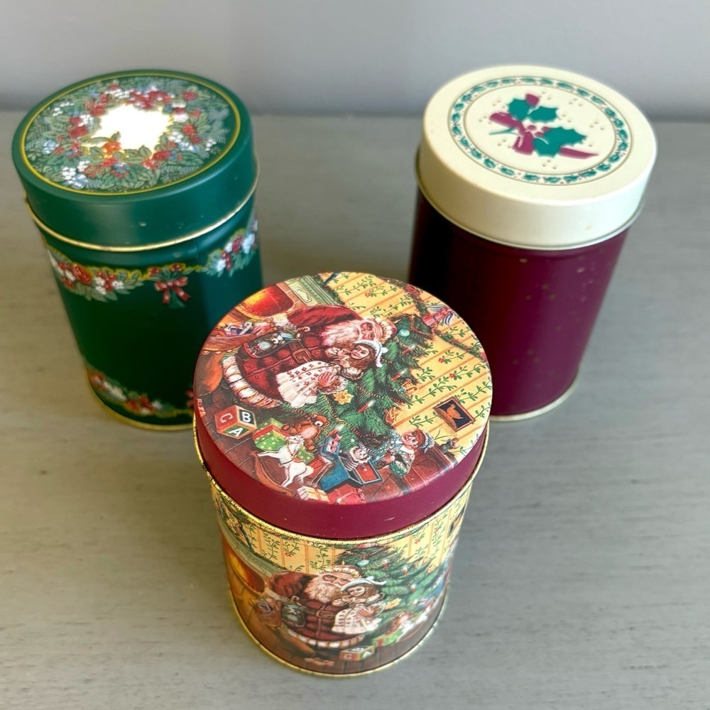 VTG Festive Christmas Holiday Round Cookie Tin Set of 3 - Multicolor Santa Holly - Picture 4 of 16
